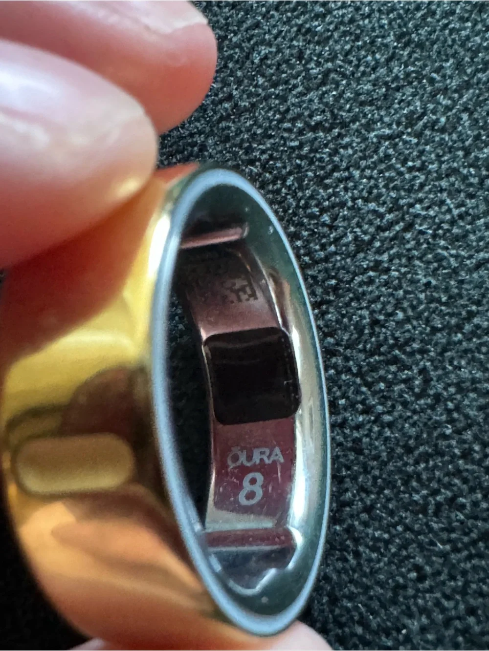 Oura Ring 4 – Gold – Size 8 – Charger Included